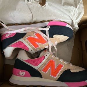 New in box New balance 574